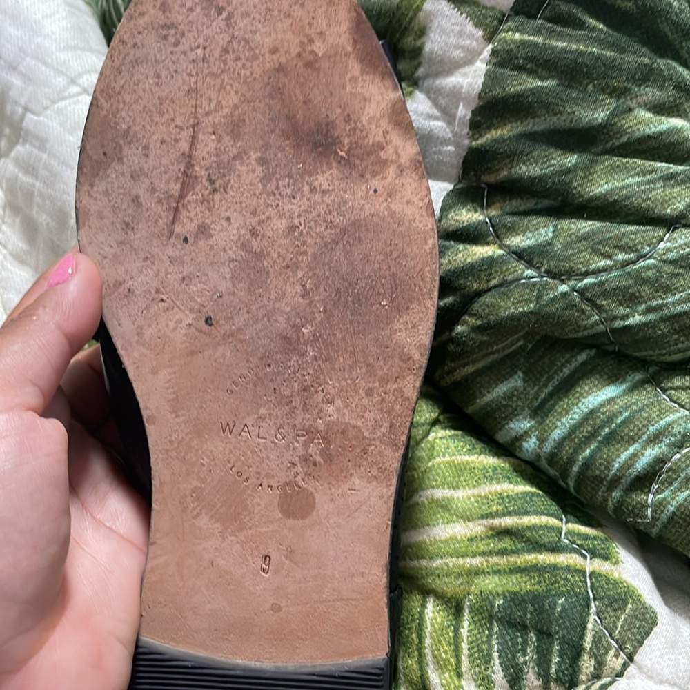 Designer Wal & Pai Sandals - Picture 5 of 5